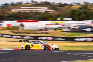 12h Bathurst 2025 -  Meguiar&rsquo;s Bathurst 12 Hour - Intercontinental GT Challenge Round 1 - Foto: Gruppe C Photography; #91 Porsche 911 GT3 R (992), The Bend: Yasser Shahin, Sam Shahin, Laurin Heinrich, Morris Schuring
 | Gruppe C Photography
