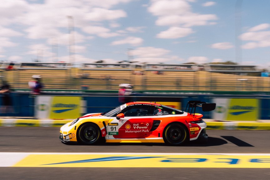 12h Bathurst 2025 -  Meguiar&rsquo;s Bathurst 12 Hour - Intercontinental GT Challenge Round 1 - Foto: Gruppe C Photography; #91 Porsche 911 GT3 R (992), The Bend: Yasser Shahin, Sam Shahin, Laurin Heinrich, Morris Schuring
